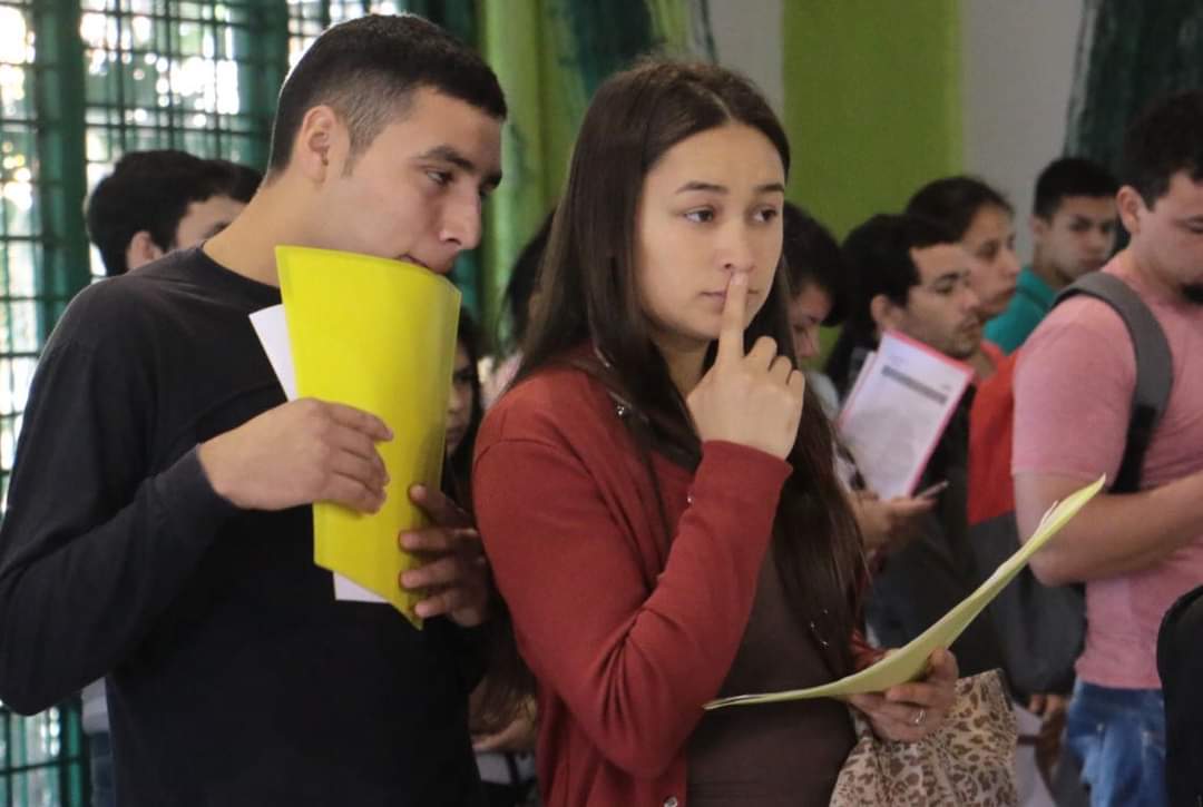 SIETE DE CADA DIEZ JÓVENES BUSCAN EMPLEO EN PARAGUAY
    
    <div class=